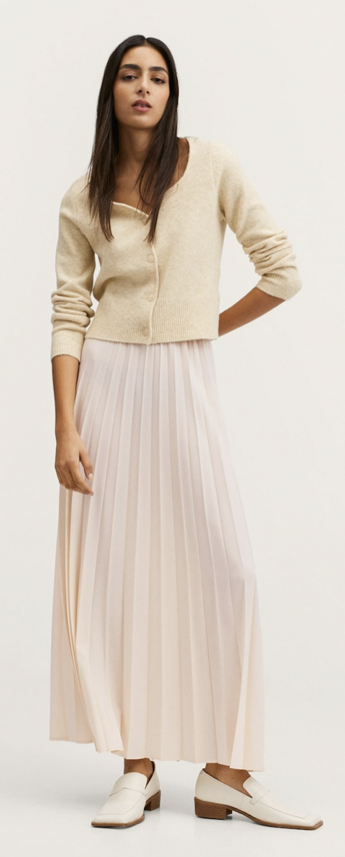 Why You Need To See These New Seasons Pleated Skirts?